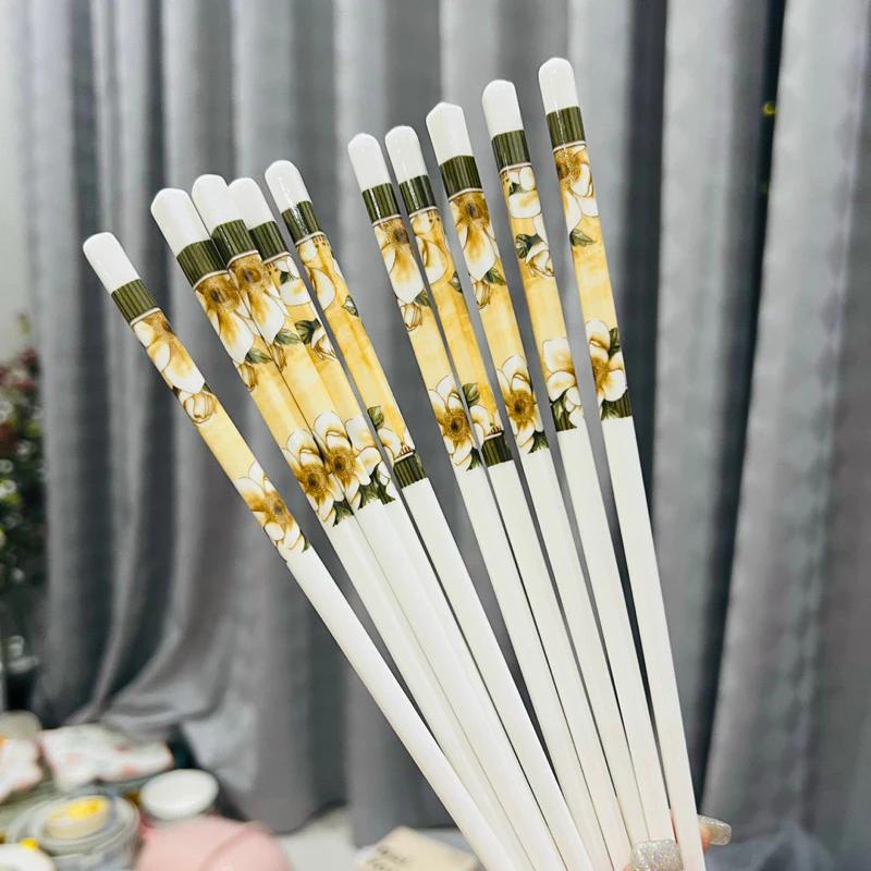 Đũa họa tiết xinh